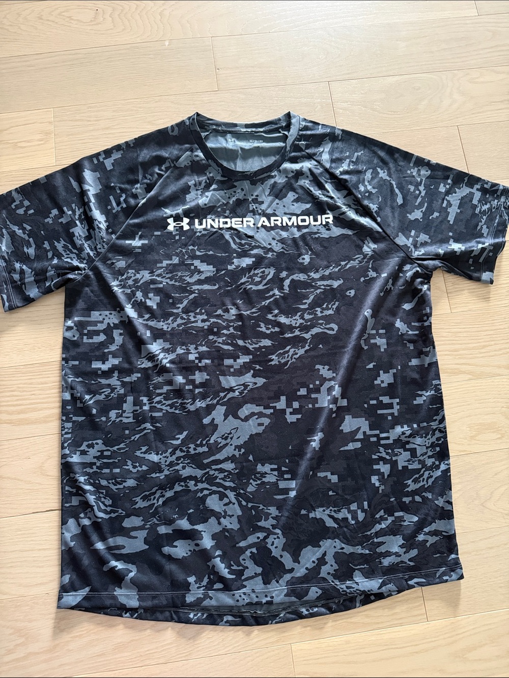 Under Armour Black & Gray Camo Performance Short Sleeve Tee - Loose XL